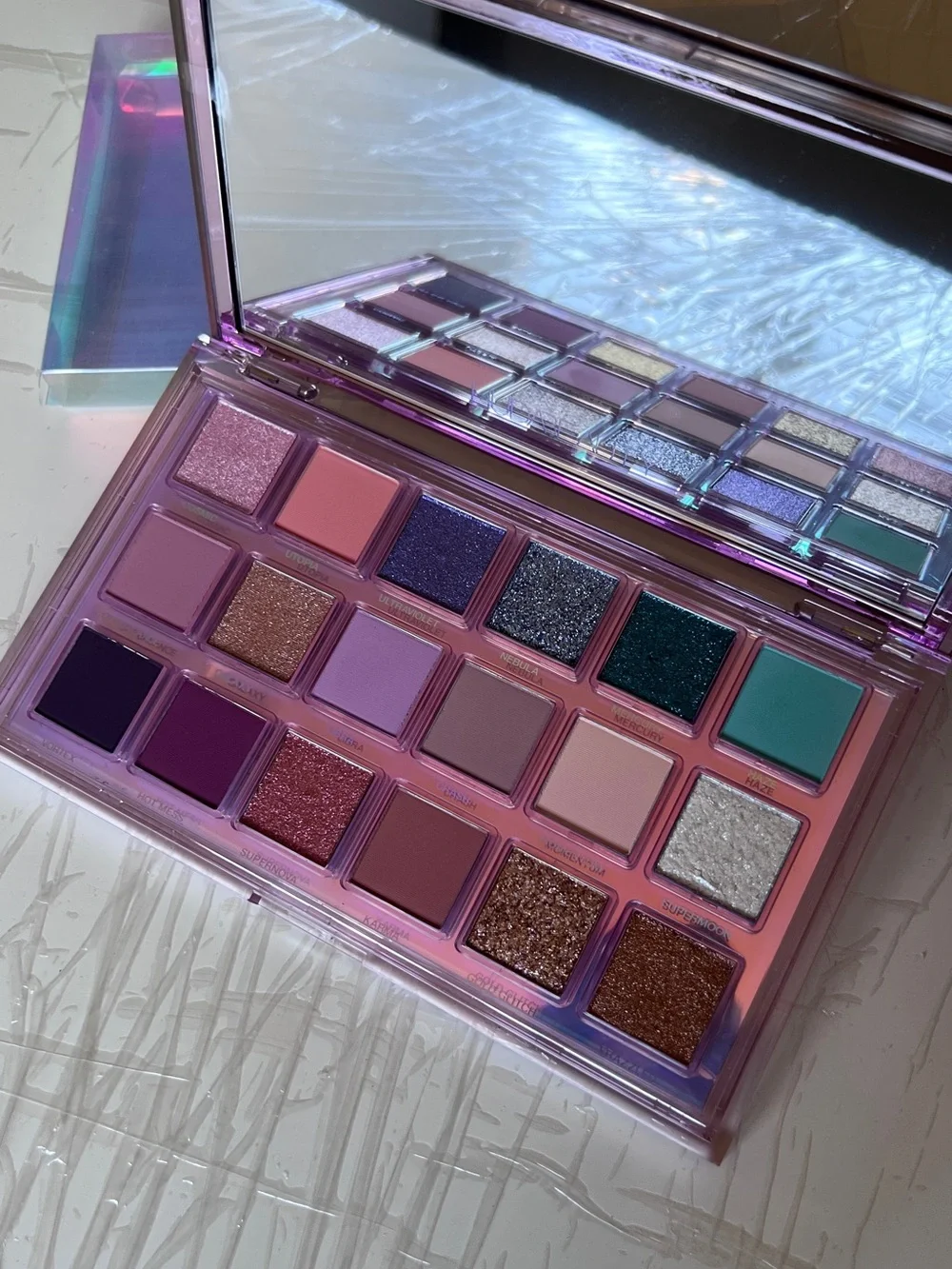 New! HUDA BEAUTY Mercury Retrograde Eyeshadow Palette